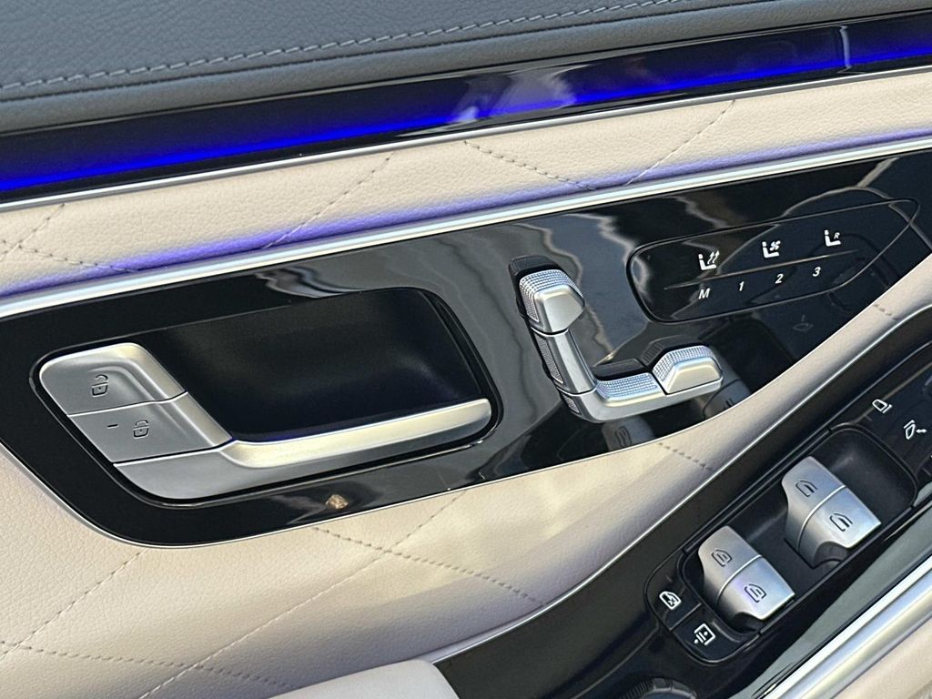 Thumbnail: 2024 Mercedes-Benz S-Class - 30