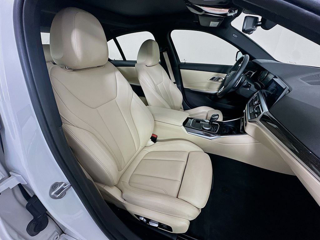 Thumbnail: 2021 BMW 3 Series - 29