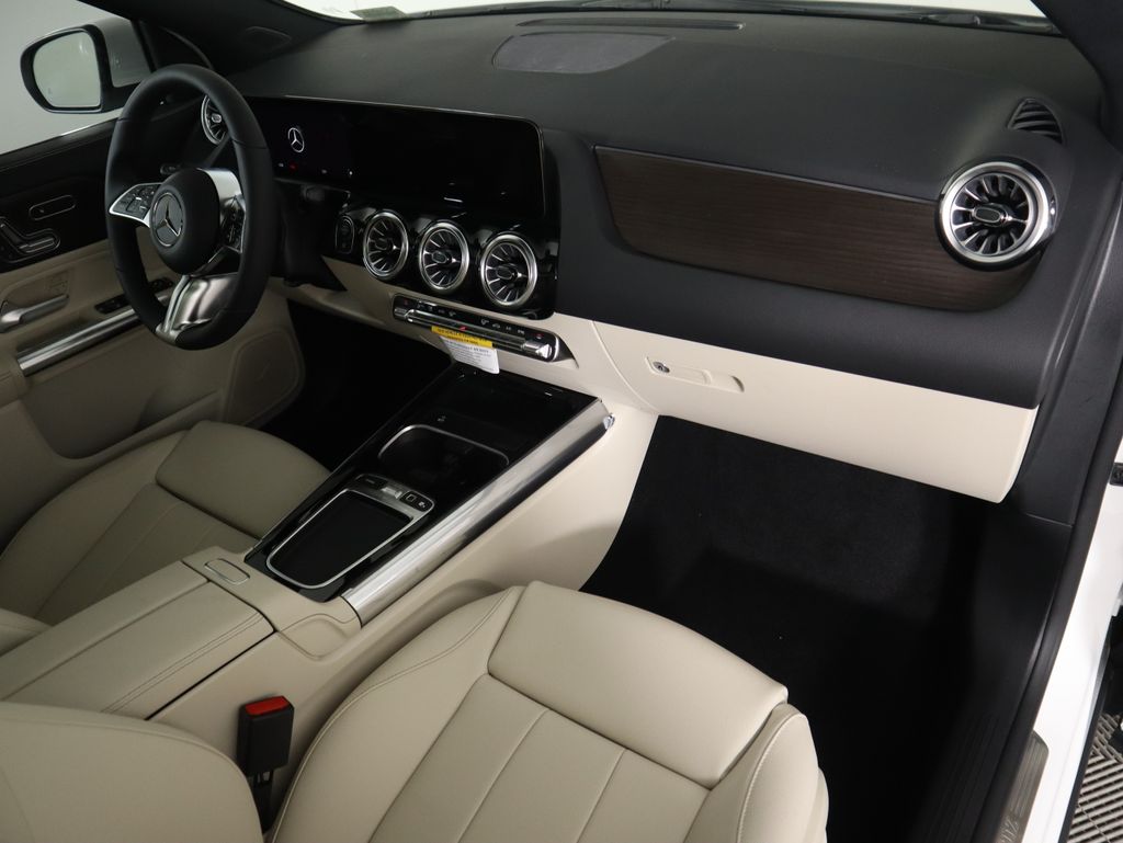 Thumbnail: 2026 Mercedes-Benz GLA - 18