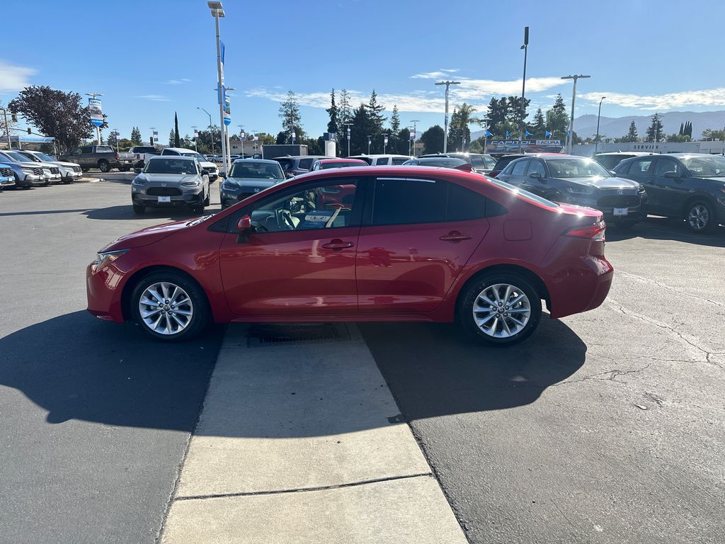 2021 Toyota Corolla LE 4