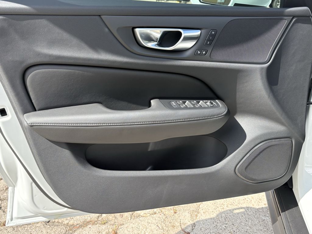 New 2026 Crystal White Volvo B5 Plus image 10