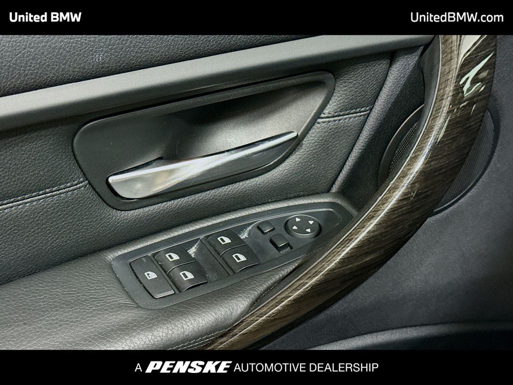 Thumbnail: 2015 BMW 3 Series - 3