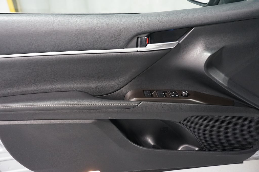 Thumbnail: 2023 Toyota Camry - 31