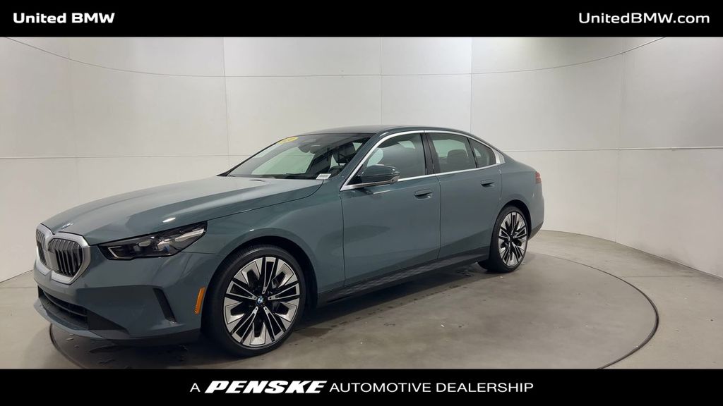 Thumbnail: 2024 BMW 5 Series - 4