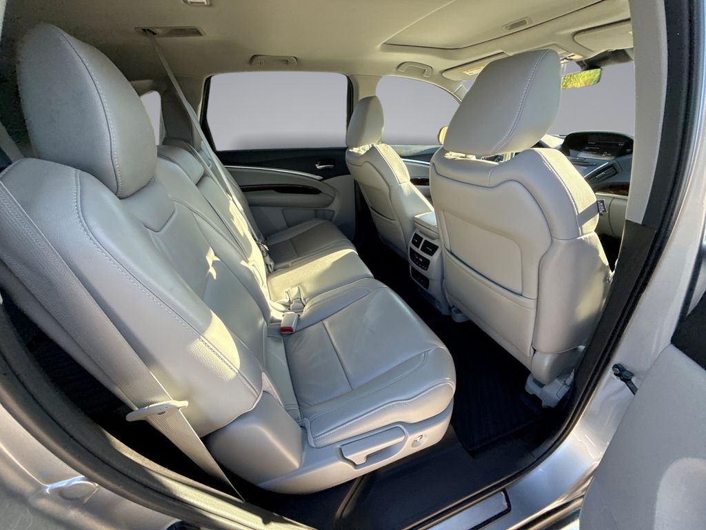 Thumbnail: 2018 Acura MDX - 17