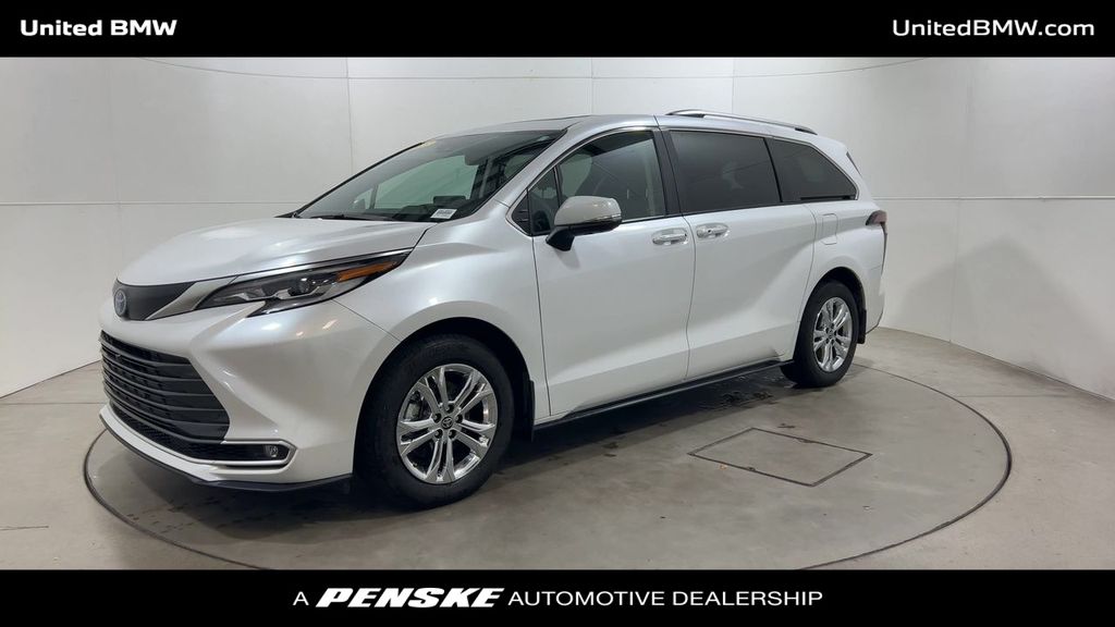 2023 Toyota Sienna Platinum 4
