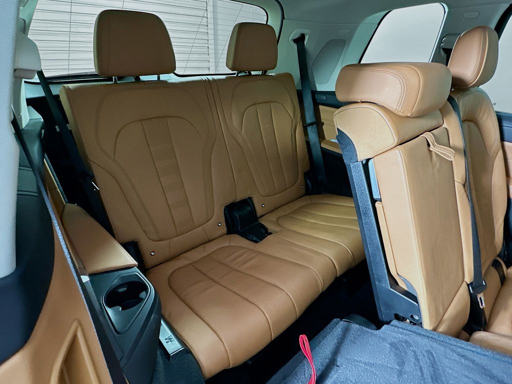 Thumbnail: 2021 BMW X7 - 28