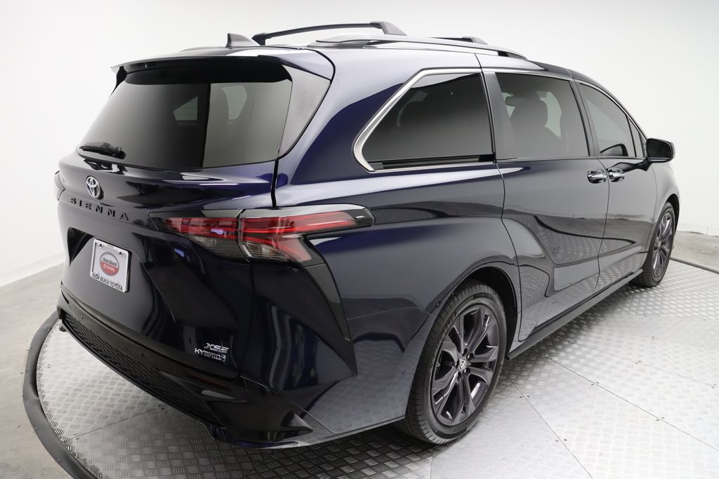 2022 Toyota Sienna XSE 8