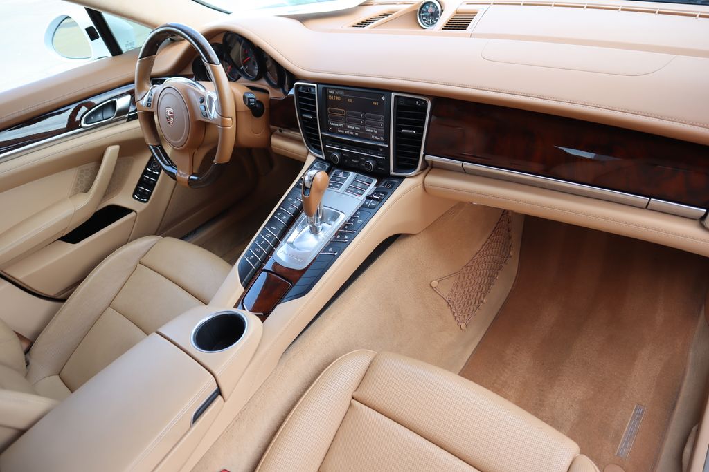 Thumbnail: 2014 Porsche Panamera - 17