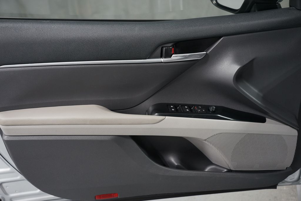 Thumbnail: 2020 Toyota Camry - 26