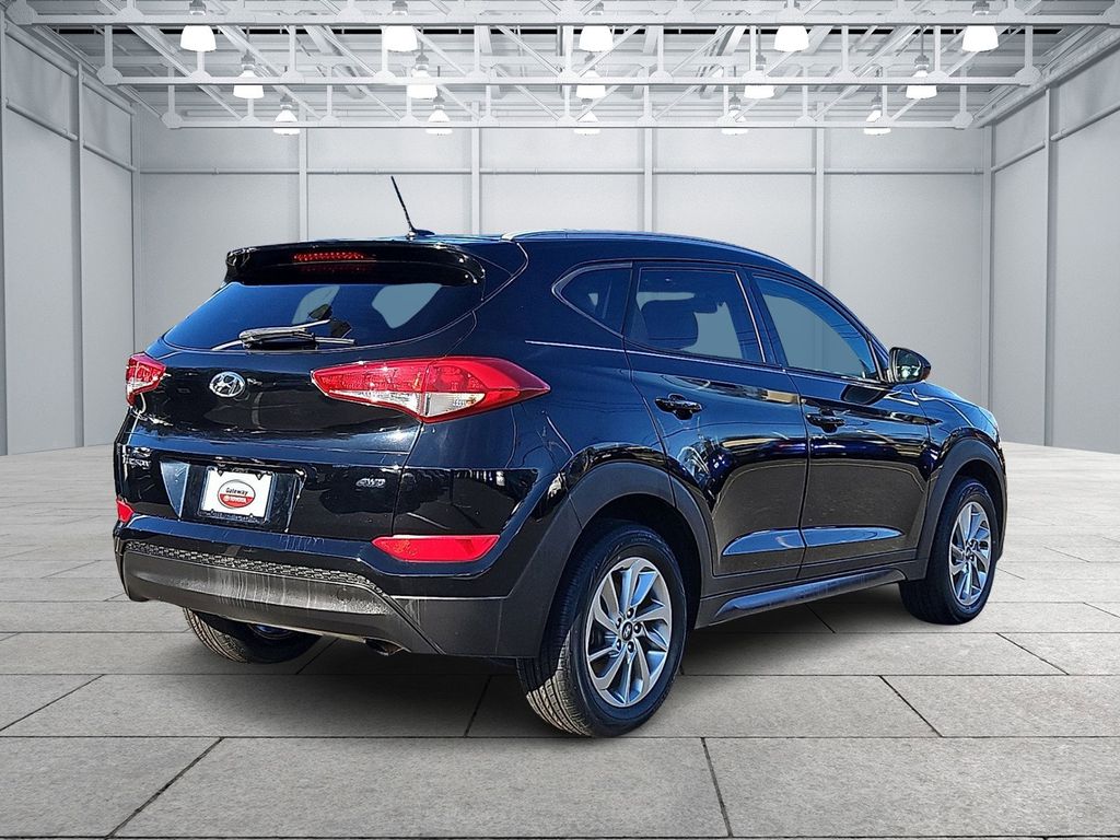 Thumbnail: 2016 Hyundai Tucson - 7