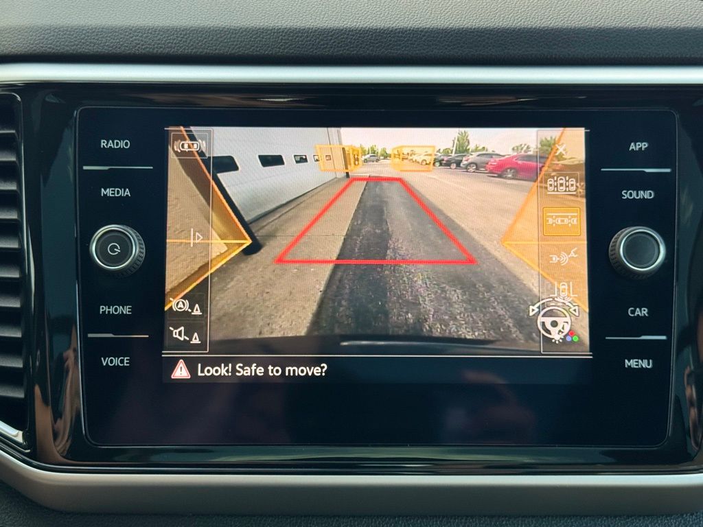 2022 Volkswagen Atlas Cross Sport 3.6L V6 SE w/Technology photo