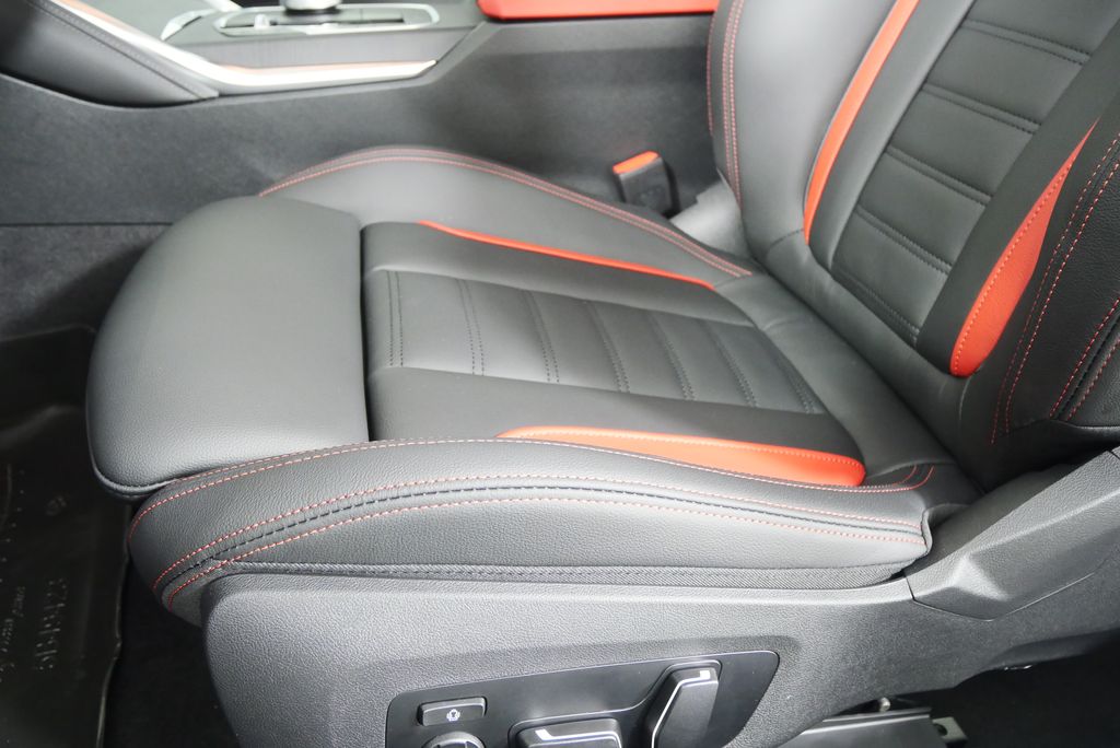 Thumbnail: 2026 BMW 4 Series - 10