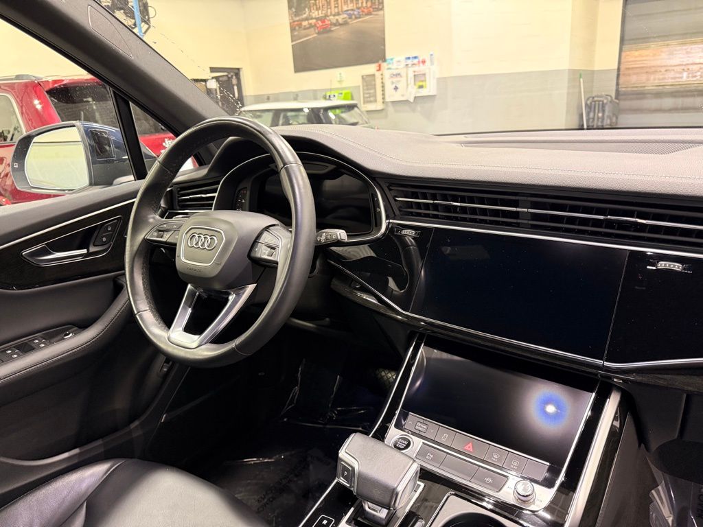 Thumbnail: 2023 Audi Q7 - 32