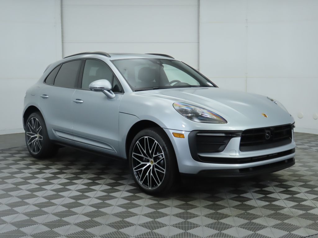 Thumbnail: 2025 Porsche Macan - 9