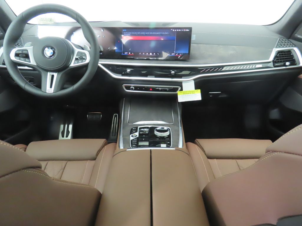 2026 BMW X7 M60i 13
