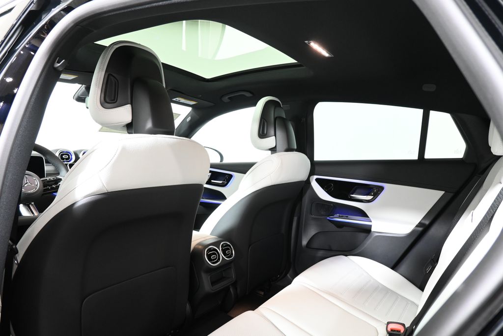 2025 Mercedes-Benz GLC 300 24