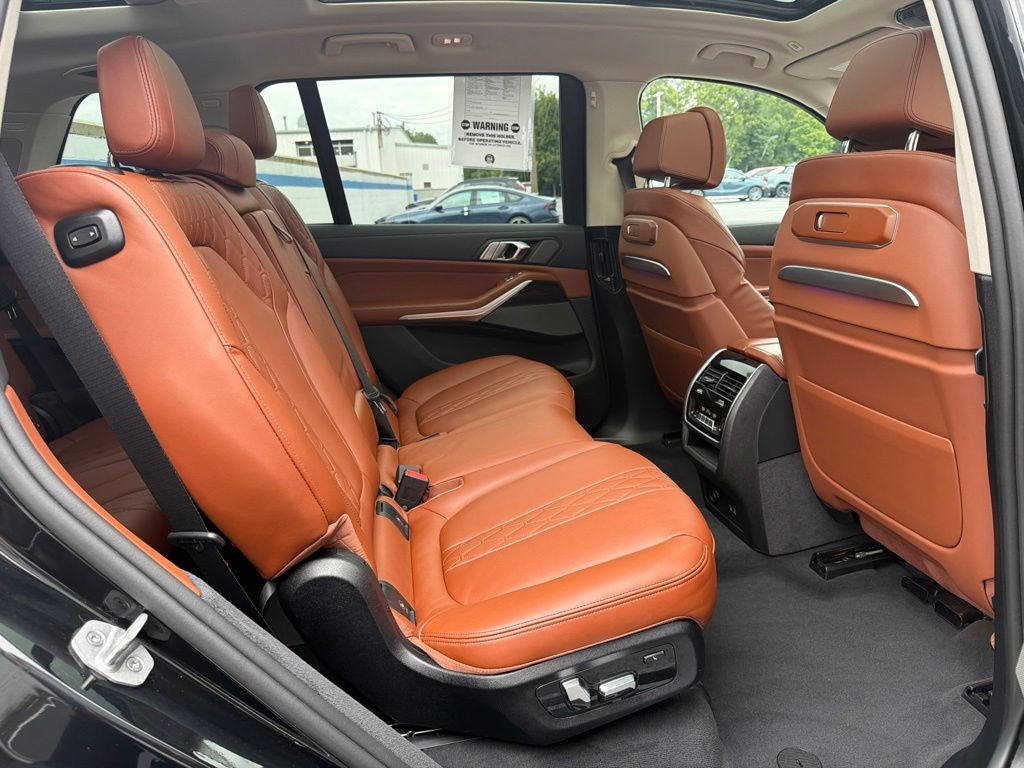 Thumbnail: 2026 BMW X7 - 26