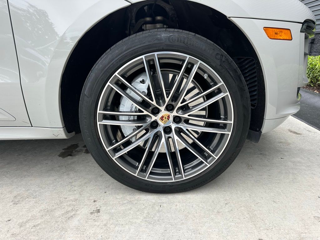 Thumbnail: 2021 Porsche Macan - 15