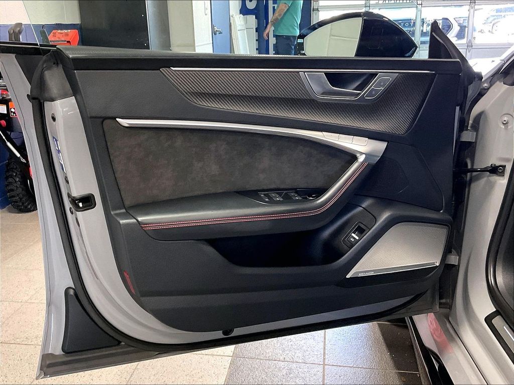 2021 Audi RS 7 — photo 9