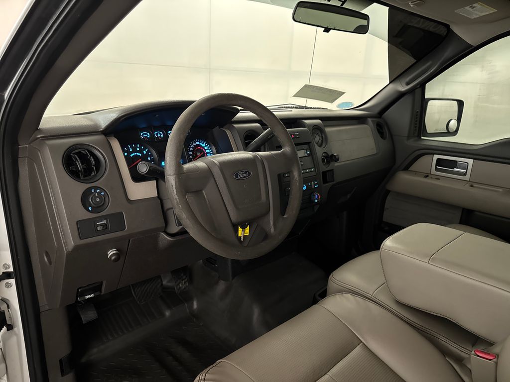 Used 2010 White Ford XL image 16