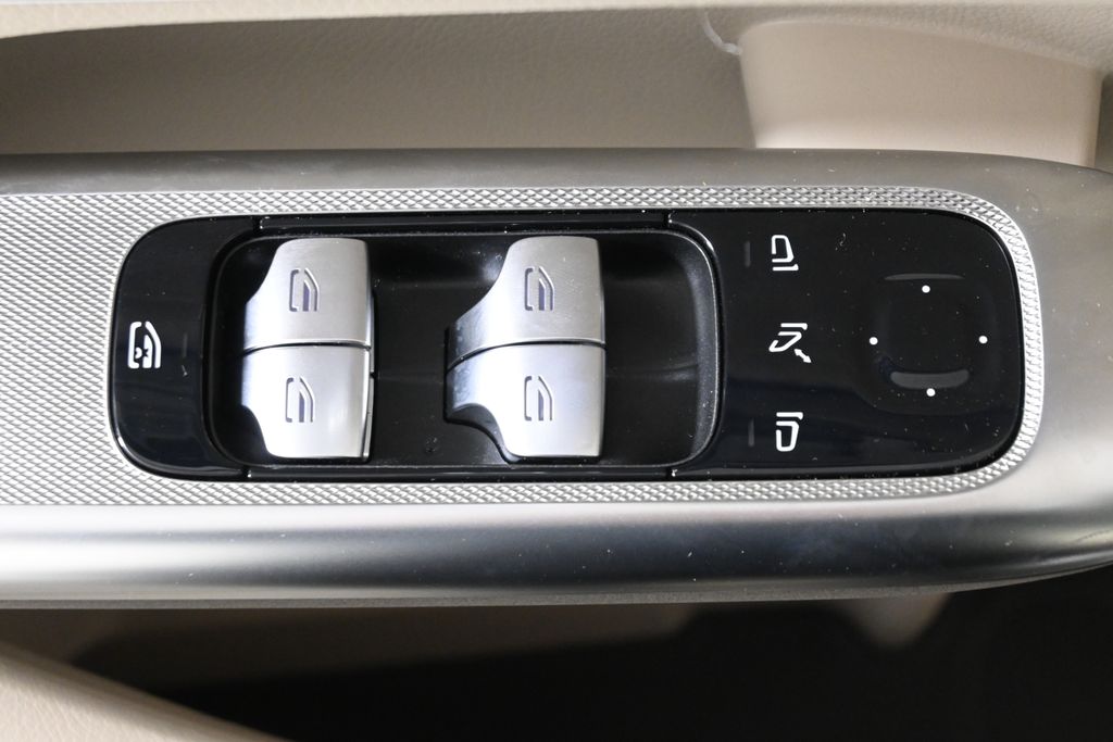 Thumbnail: 2026 Mercedes-Benz GLC - 26