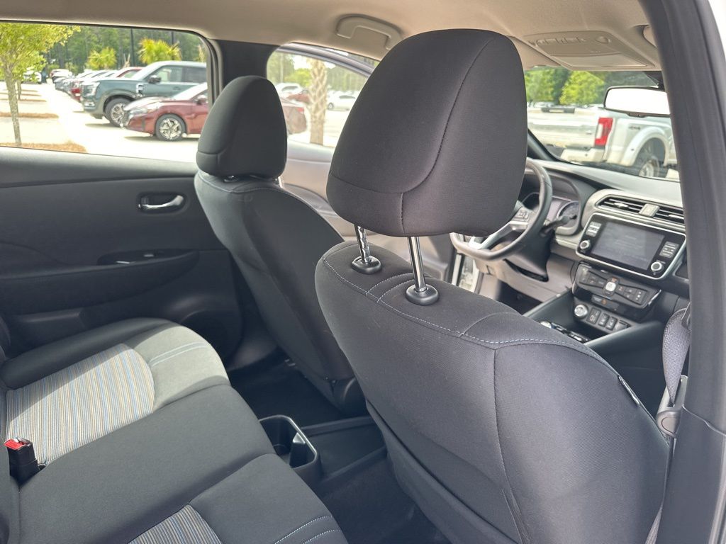 2024 Super Black/Pearl White Nissan LEAF SV Plus FWD Hatchback