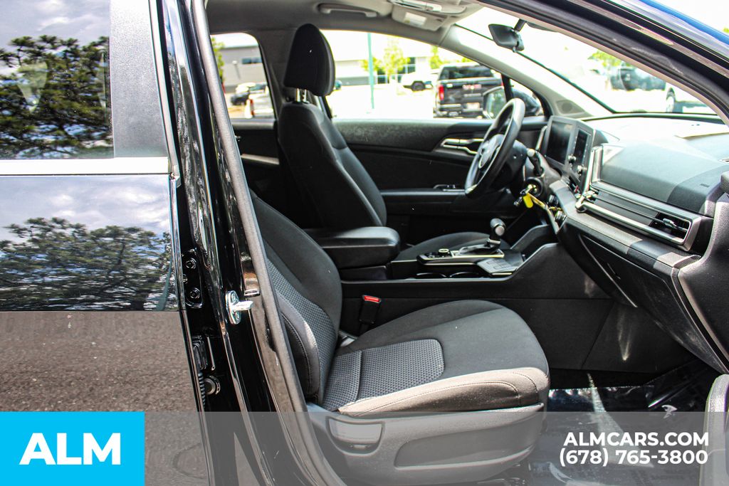 Used 2025 Black Kia LX image 21