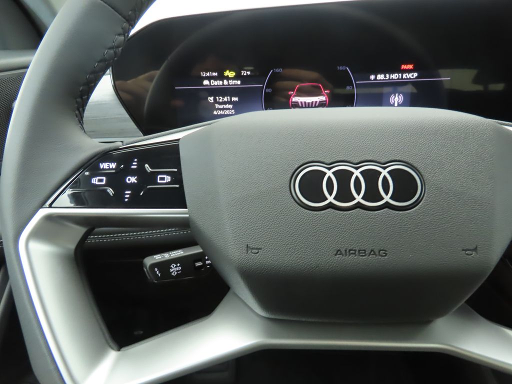 Thumbnail: 2025 Audi Q6 e-tron - 11