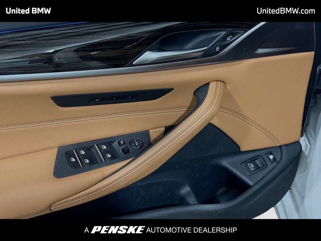 Thumbnail: 2023 BMW 5 Series - 3