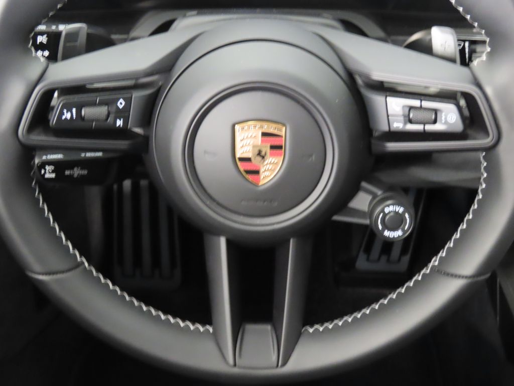 Thumbnail: 2026 Porsche 911 - 20