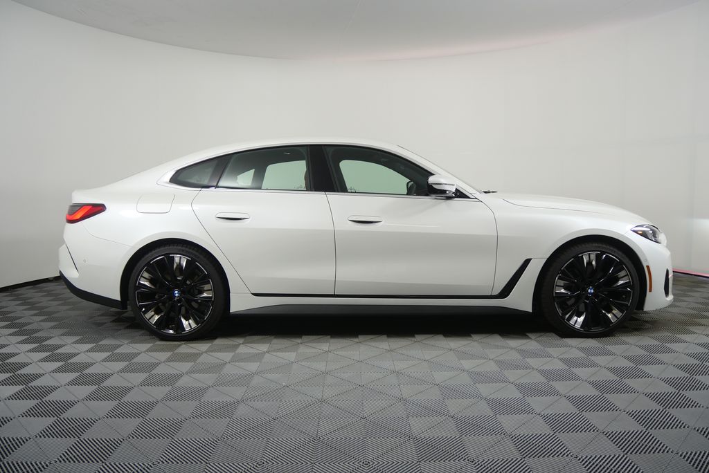 Thumbnail: 2025 BMW 4 Series - 2