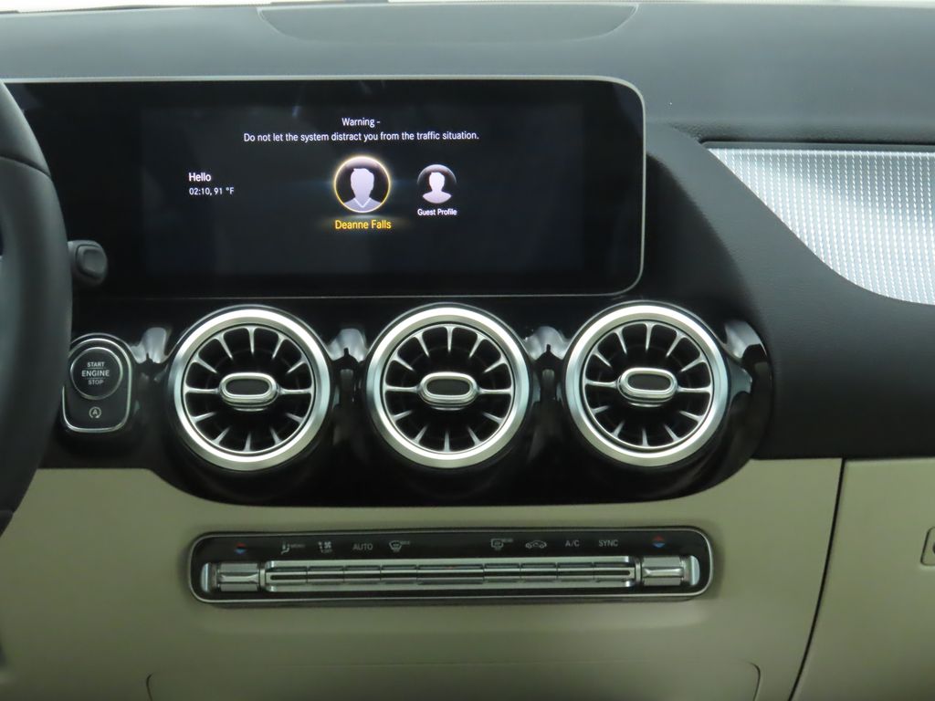 Thumbnail: 2021 Mercedes-Benz GLA - 14