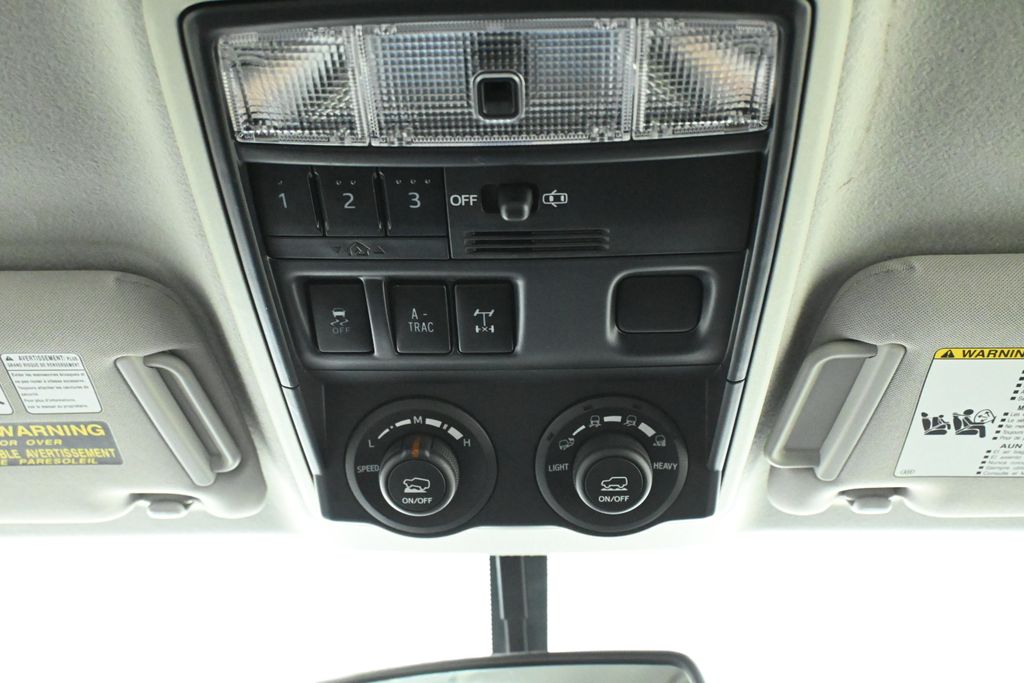 Thumbnail: 2016 Toyota 4Runner - 20