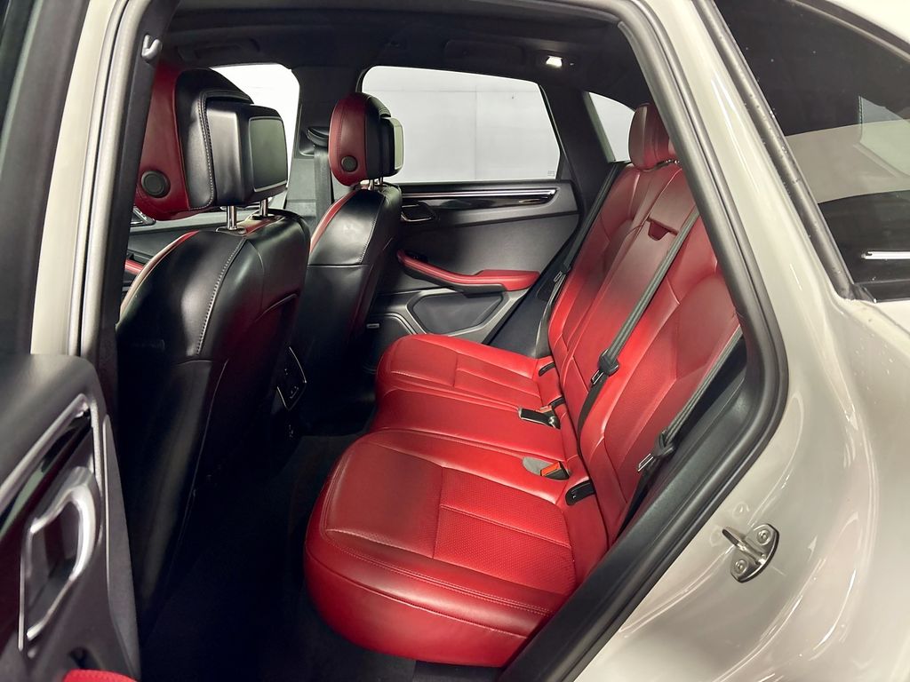 2023 Porsche Macan S