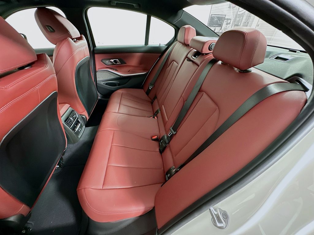 Thumbnail: 2025 BMW 3 Series - 17