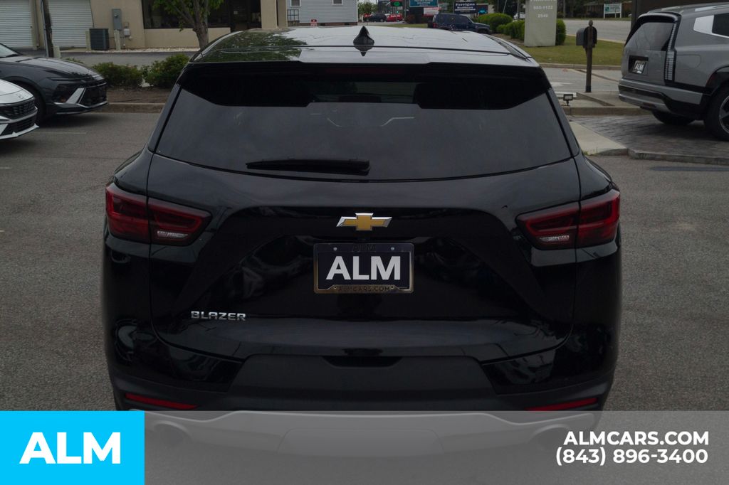 Used 2025 Black Chevrolet LT image 6