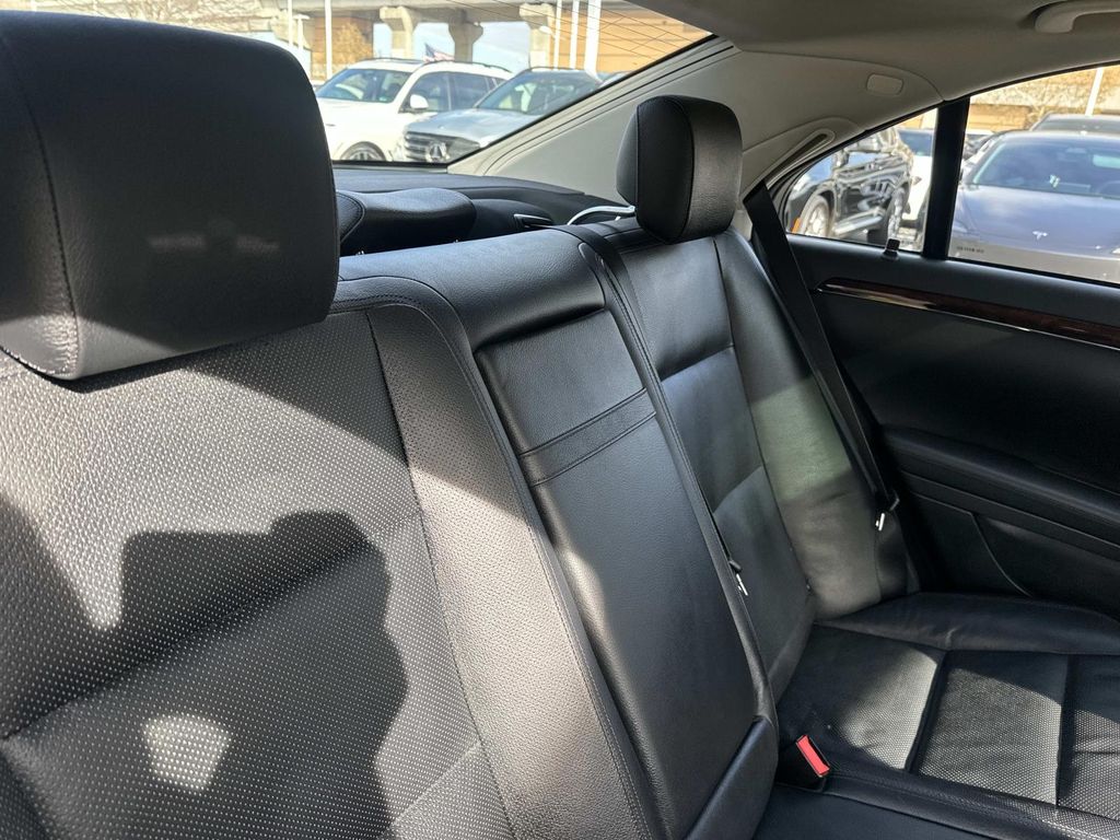 Thumbnail: 2011 Mercedes-Benz S-Class - 27