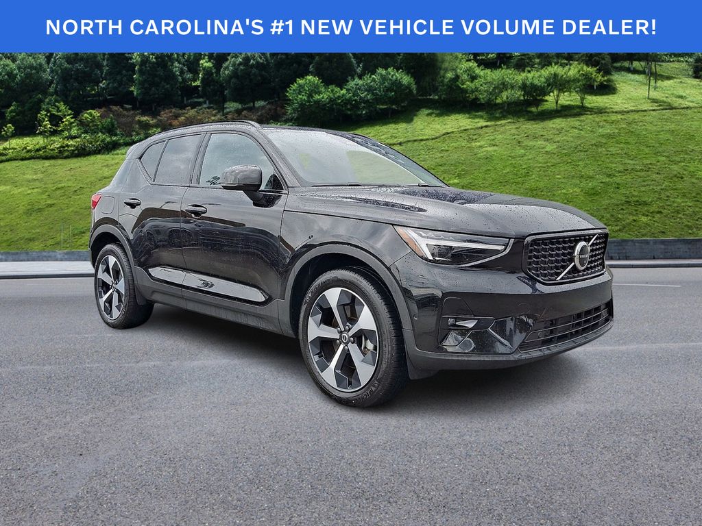 Onyx Black 2026 Volvo XC40 SUV / Crossover All-Wheel Drive Automatic