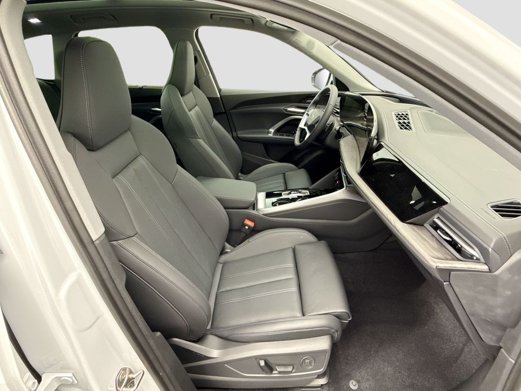 Thumbnail: 2025 Audi Q5 - 20