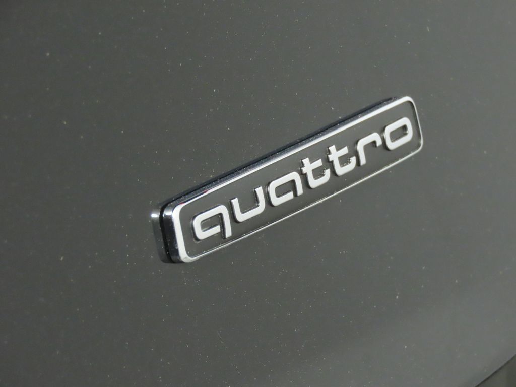 Thumbnail: 2026 Audi Q7 - 9