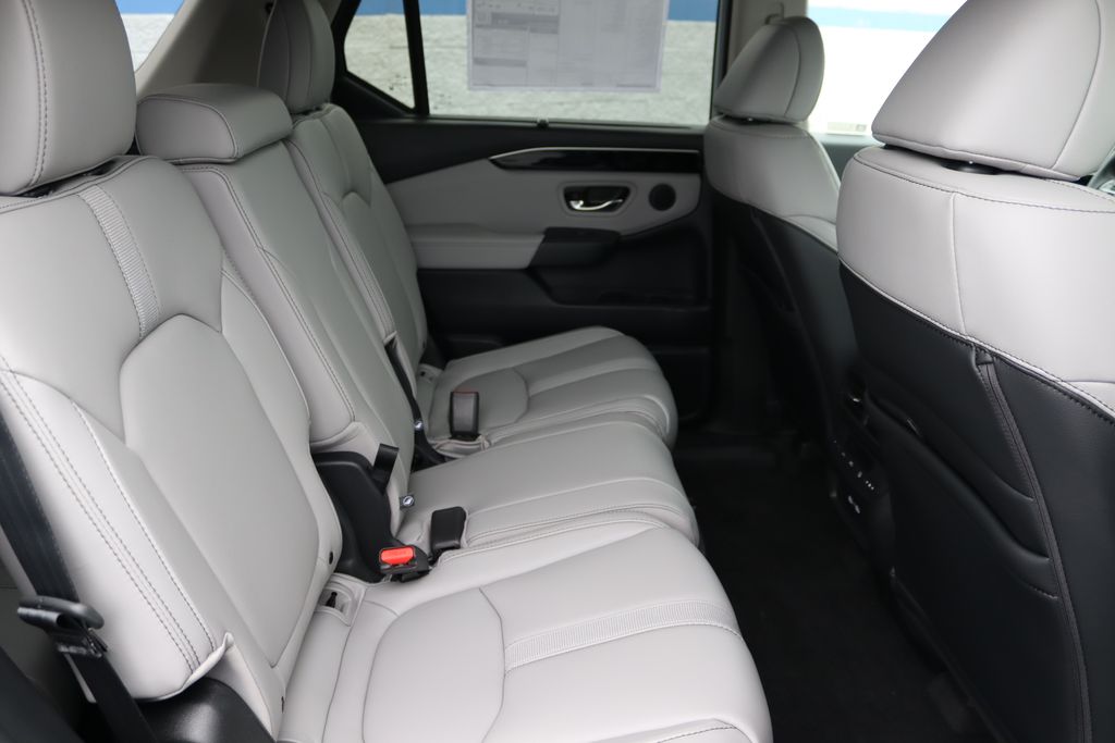 Thumbnail: 2025 Honda Pilot - 17