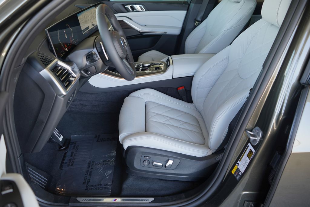 Thumbnail: 2026 BMW X5 - 12