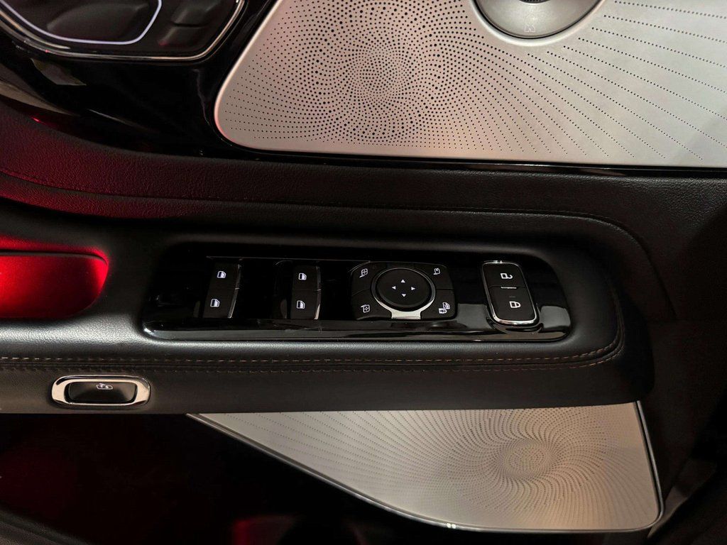 Certified Used 2022 Infinite Black Metallic Clearcoat Lincoln Grand Touring image 9