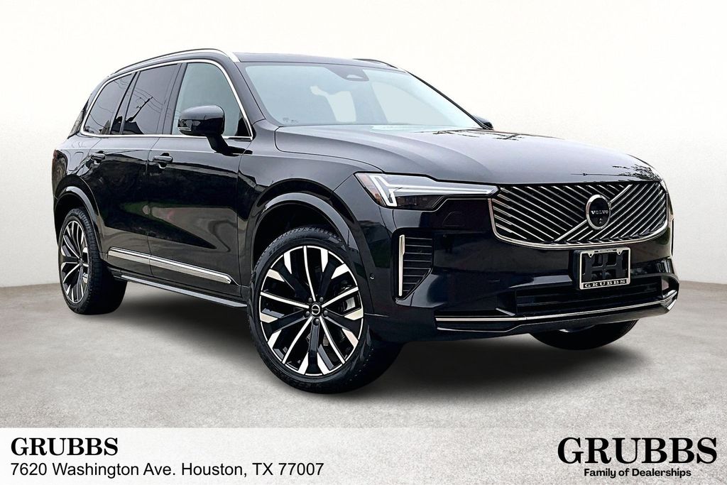 2025 Volvo XC90 B5 Plus Bright Theme 7-Passenger AWD