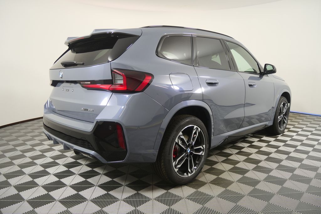 Thumbnail: 2027 BMW X1 - 3