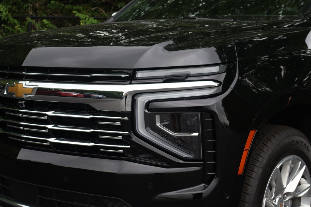 Thumbnail: 2025 Chevrolet Suburban - 3