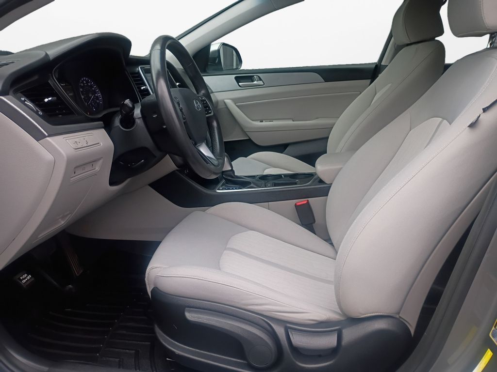 Used Car 2019 Hyundai Sonata Hybrid  Se For Sale Under $15,000 In Austin, Texas