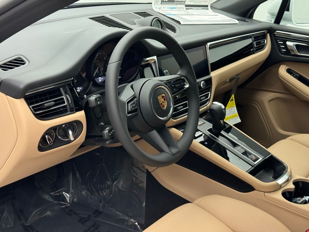 2024 Porsche Macan  9