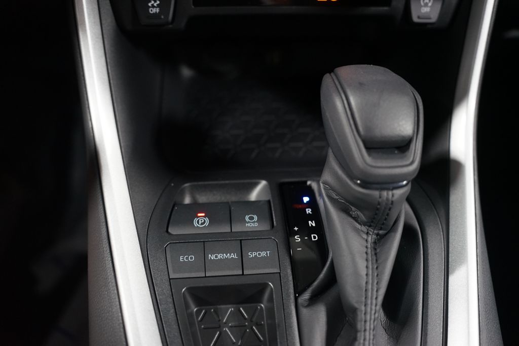 Thumbnail: 2025 Toyota RAV4 - 20